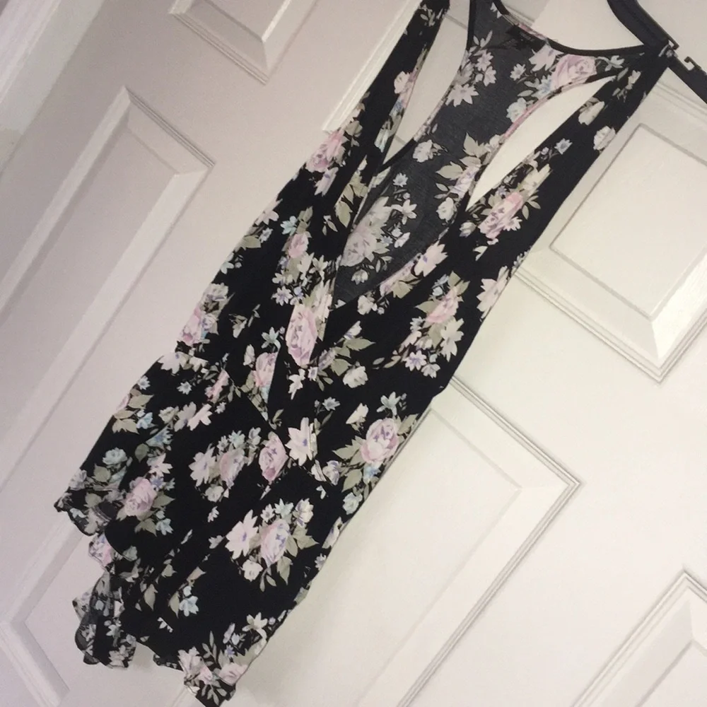 Forever 21 Floral Noir V Neck Ruffle Romper Shorts small